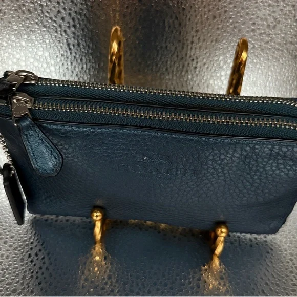 EUC Beautiful Coach Blueish Leather Wristlet - Picture 4 of 7